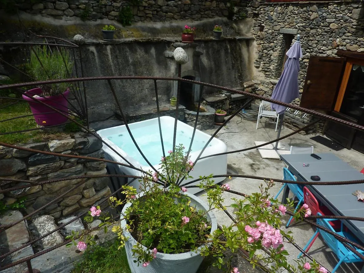 la grange avec spa Saint-Aventin Hébergement de vacances