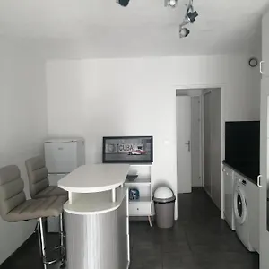 Studio Port De Appartement Hyères